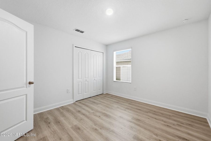 Spacious, unfurnished interior of a new home in Cross Creek, Green Cove Springs (Image 19).