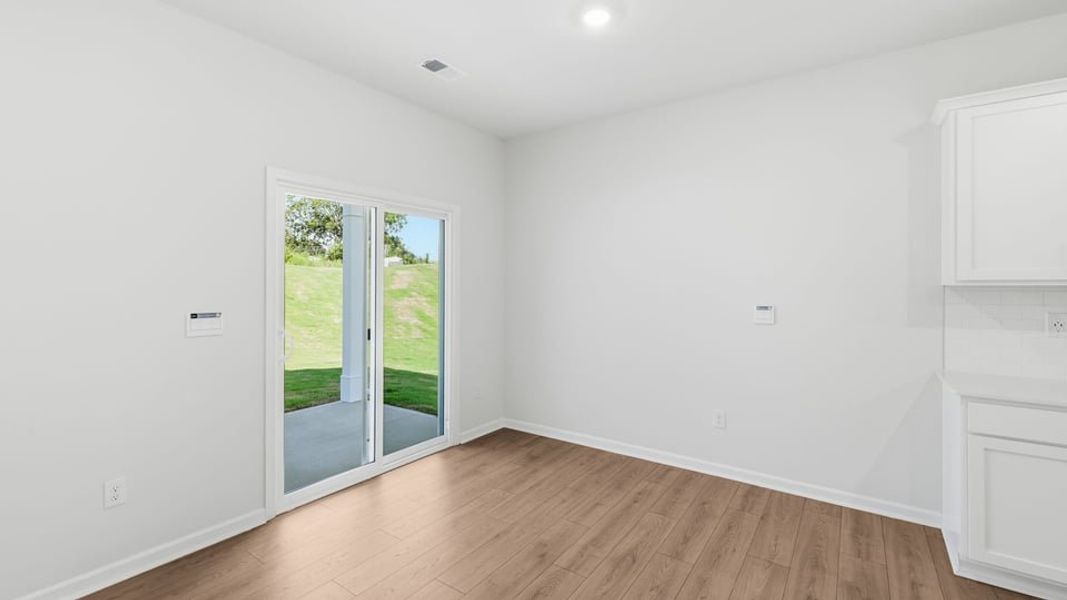 Spacious, unfurnished interior of a new home in Benjamin's Grove, Woodruff (Image 25).