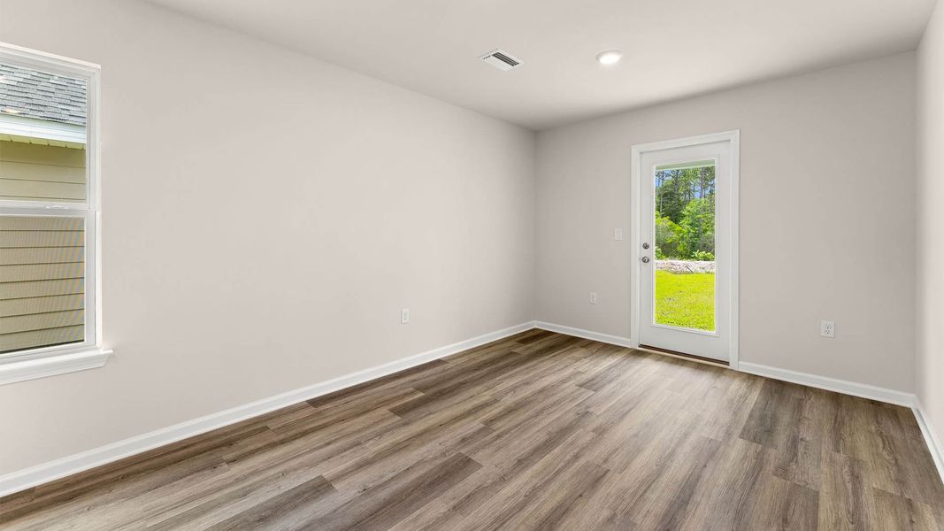 Spacious, unfurnished interior of a new home in Chateau Nemours, Port Saint Joe (Image 19).
