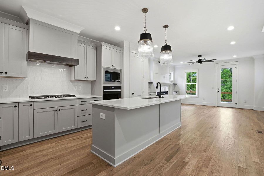 8-web-or-mls-502 W Chatham Dr-24 8-web-or-mls-502 W Chatham Dr-24