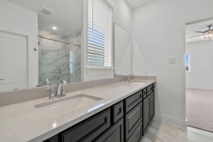 **Photos are representative of the floor plan and not of the actual home** **Photos are representative of the floor plan and not of the actual home**