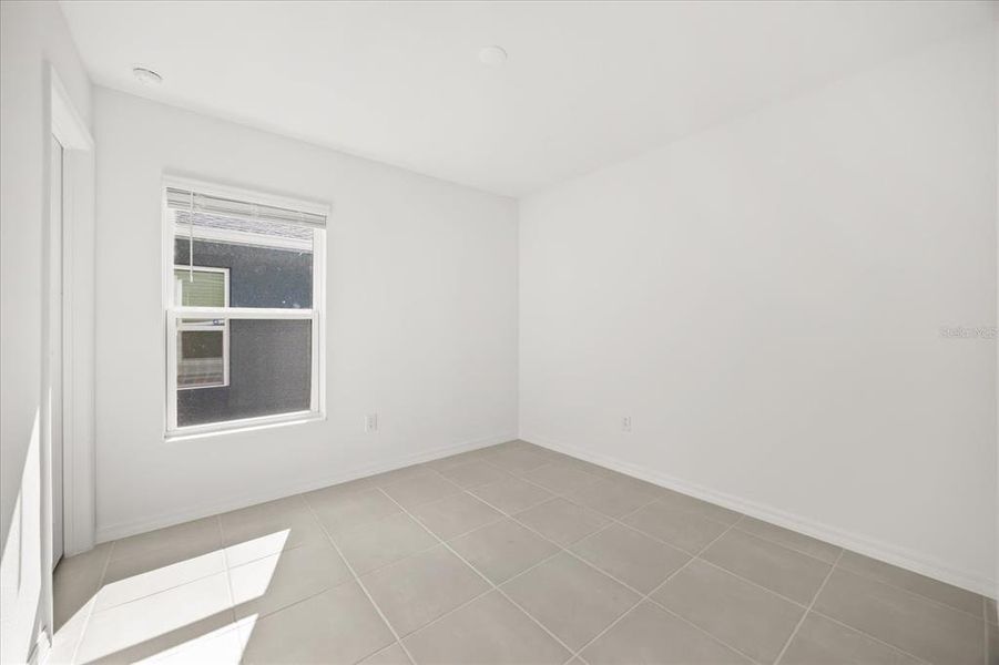 Spacious, unfurnished interior of a new home in Hickory Ranch, Auburndale (Image 12).