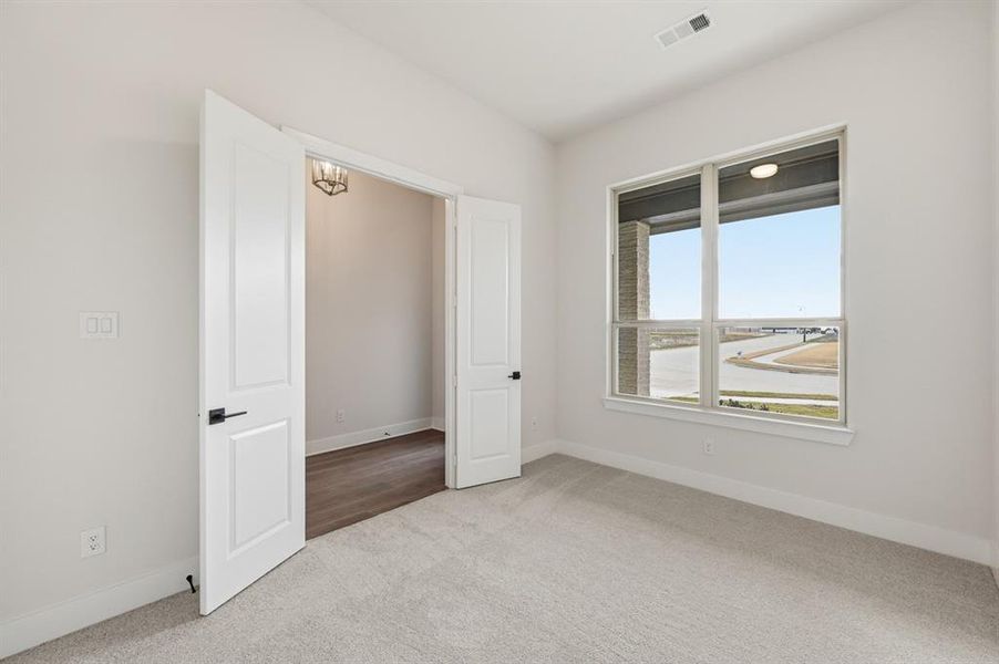 Spacious, unfurnished interior of a new home in Ridge Crossing, Waxahachie (Image 23).