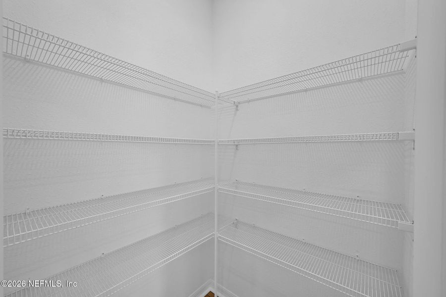 Spacious, unfurnished interior of a new home in Hyland Trail, Green Cove Springs (Image 17).