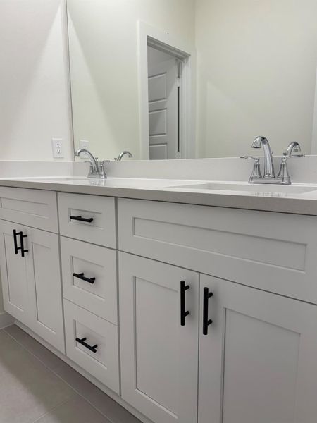 Close-up of interior finishes inside a home in , Iowa Colony (Image 7). Close-up of interior finishes inside a home in , Iowa Colony (Image 7).