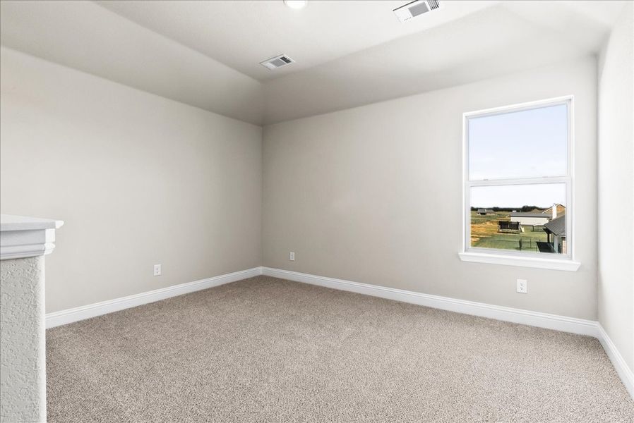 Spacious, unfurnished interior of a new home in Honeysuckle Ranch, Springtown (Image 31).
