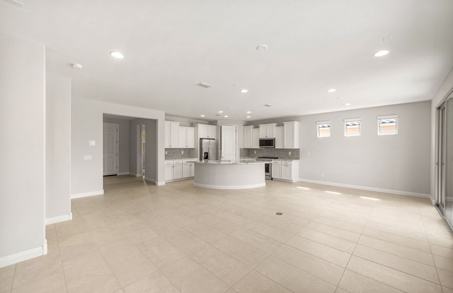 Spacious, unfurnished interior of a new home in Sun City Anthem at Merrill Ranch, Florence (Image 16).