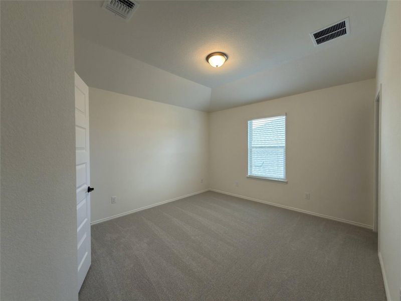 Spacious, unfurnished interior of a new home in River Bluff, Leander (Image 17).