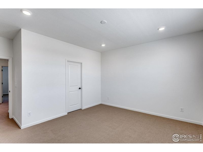 Spacious, unfurnished interior of a new home in , Berthoud (Image 27).