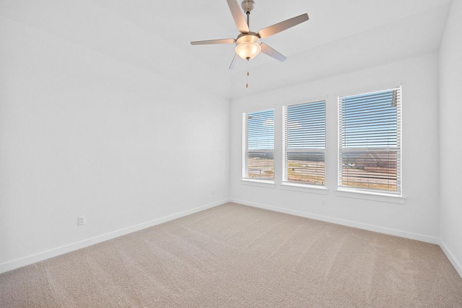 Spacious, unfurnished interior of a new home in Lakeside at Tessera, Lago Vista (Image 16).