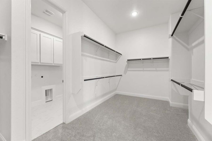 Spacious, unfurnished interior of a new home in Park Hills, Rockwall (Image 17).