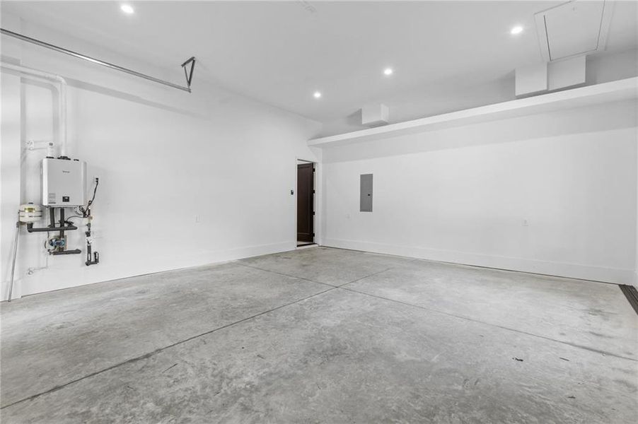 Spacious, unfurnished interior of a new home in , Winder (Image 26).