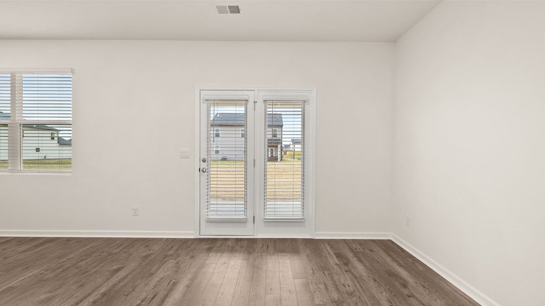 Spacious, unfurnished interior of a new home in Estates at Deer Hollow, Grovetown (Image 18).