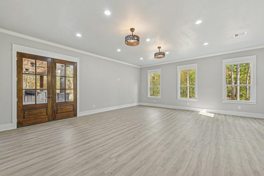 Spacious, unfurnished interior of a new home in , Dayton (Image 27).