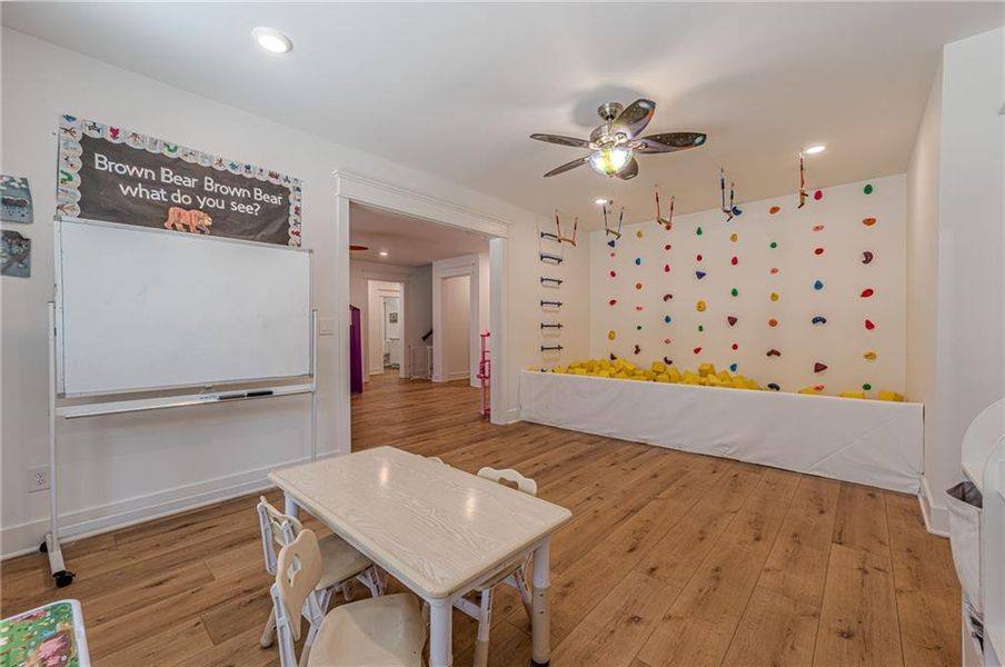 Furnished interior view inside a new home in , Waleska (Image 15).