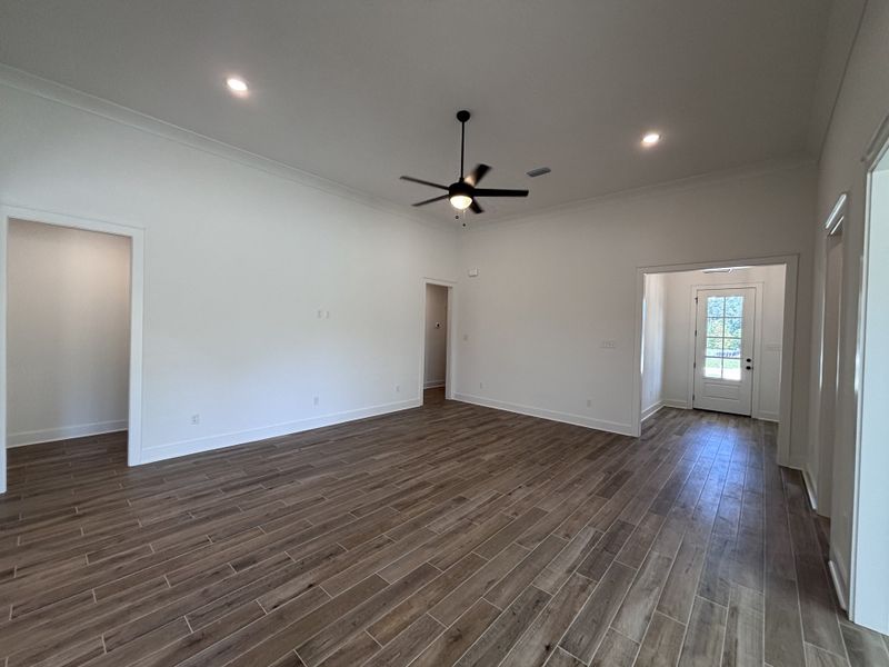 Spacious, unfurnished interior of a new home in Bird Song at Hammock Bay, Freeport (Image 20).