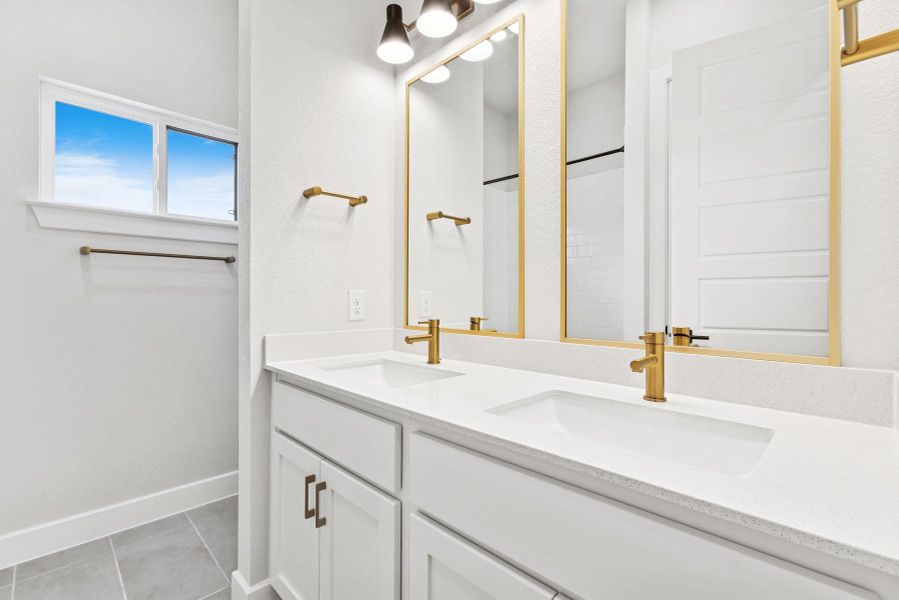 2nd Bathroom 2nd Bathroom