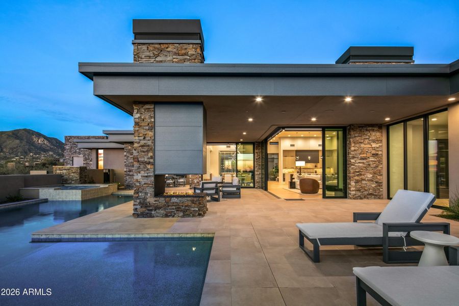 045_Contemporary Angles