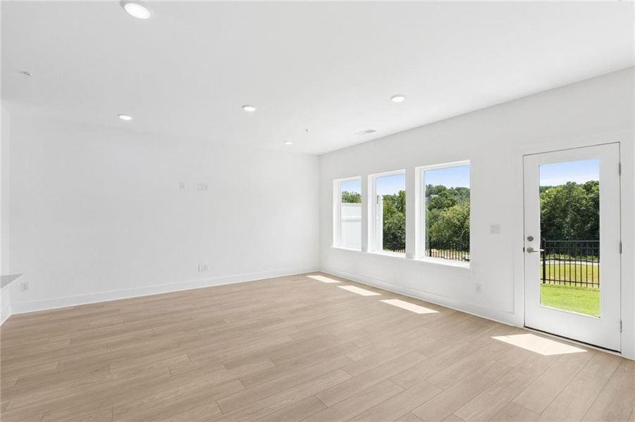 Spacious, unfurnished interior of a new home in Grandview Terrace, Canton (Image 13).
