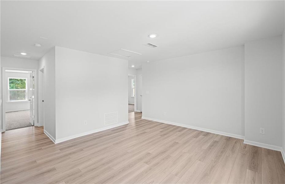Spacious, unfurnished interior of a new home in Avery Ridge, Gainesville (Image 18). Spacious, unfurnished interior of a new home in Avery Ridge, Gainesville (Image 18).
