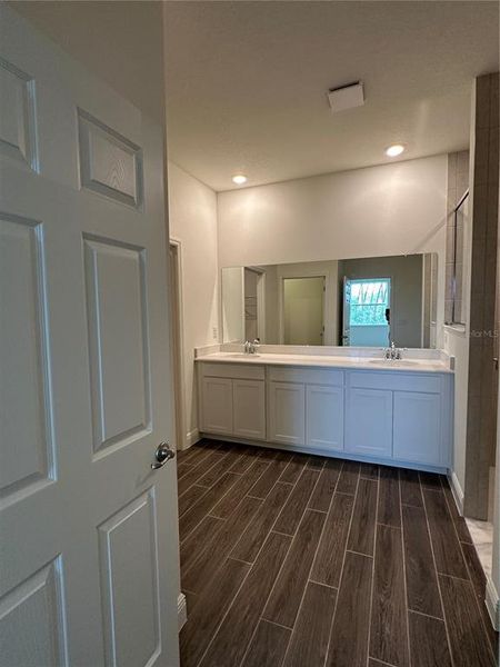 Furnished interior view inside a new home in Ocala, Ocala (Image 8).