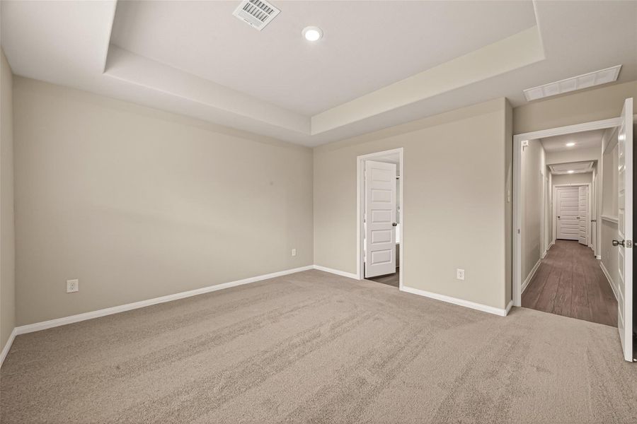 Spacious, unfurnished interior of a new home in Wayside Village, Houston (Image 35).