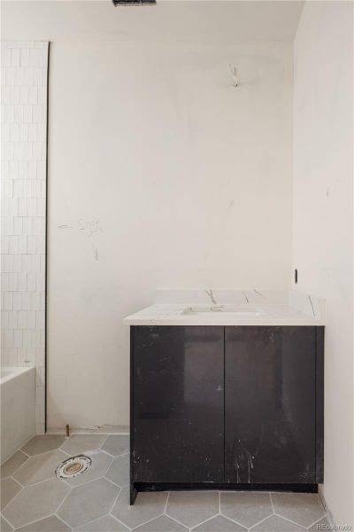 Image 28 of a home in .