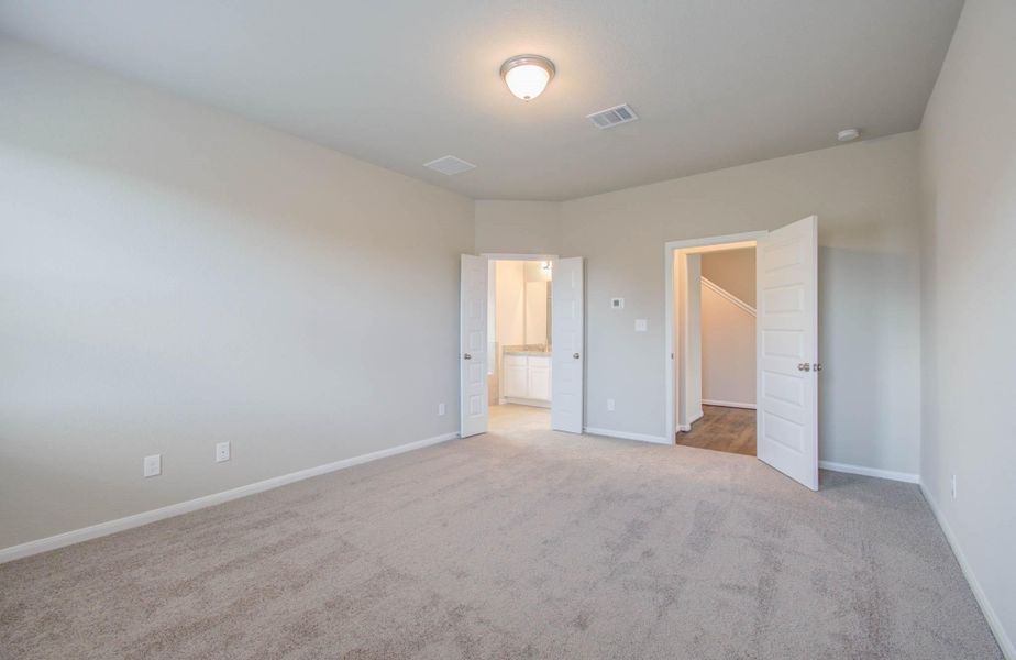 Spacious, unfurnished interior of a new home in Legends Bay, Baytown (Image 27).