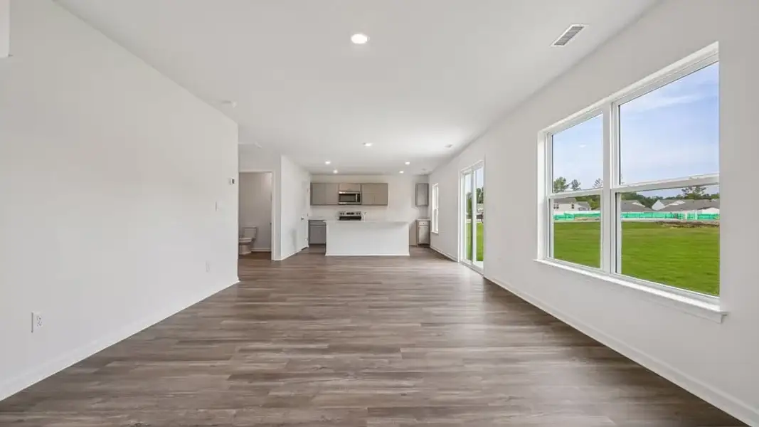 Spacious, unfurnished interior of a new home in Mangum Farms, Stem (Image 24).