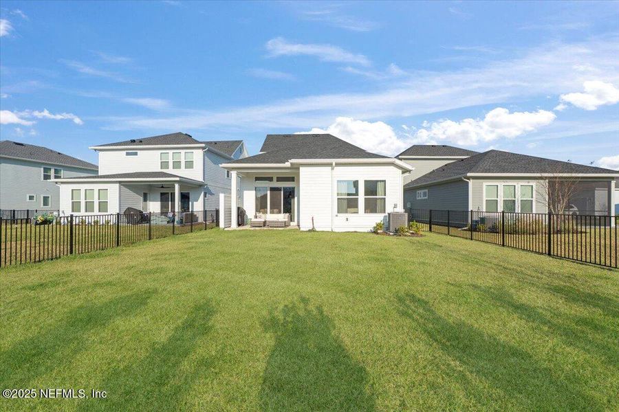 Exterior details and patio area of a home in , Jacksonville (Image 33).