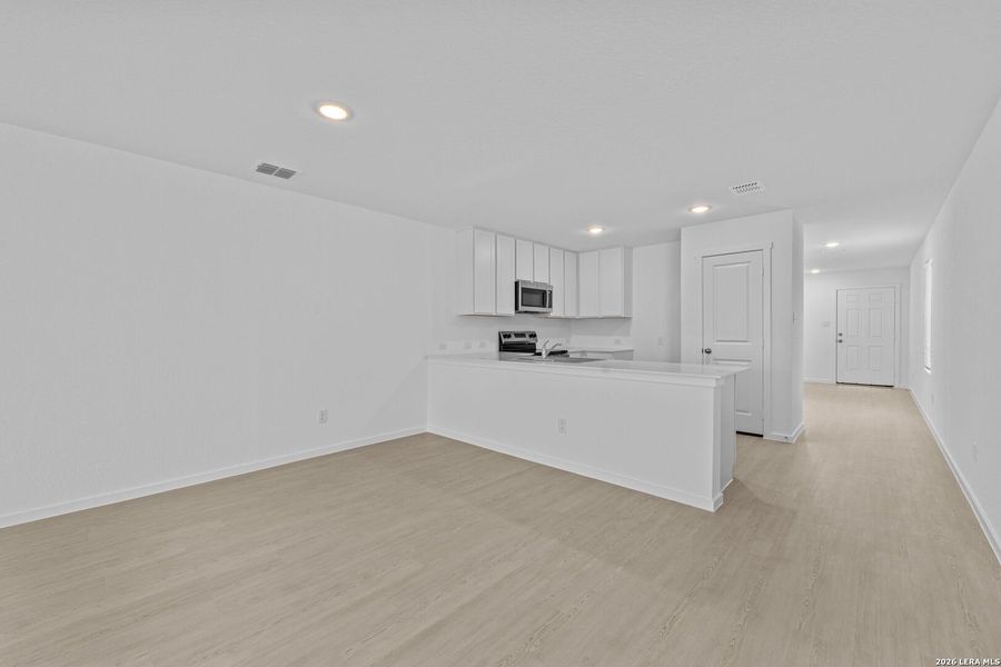 Spacious, unfurnished interior of a new home in Hidden Oasis, San Antonio (Image 15). Spacious, unfurnished interior of a new home in Hidden Oasis, San Antonio (Image 15).