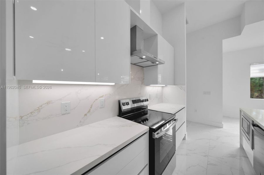 Furnished interior view inside a new home in , Lehigh Acres (Image 14).