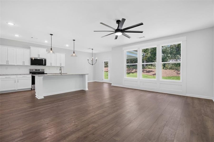 Spacious, unfurnished interior of a new home in , Athens (Image 37).