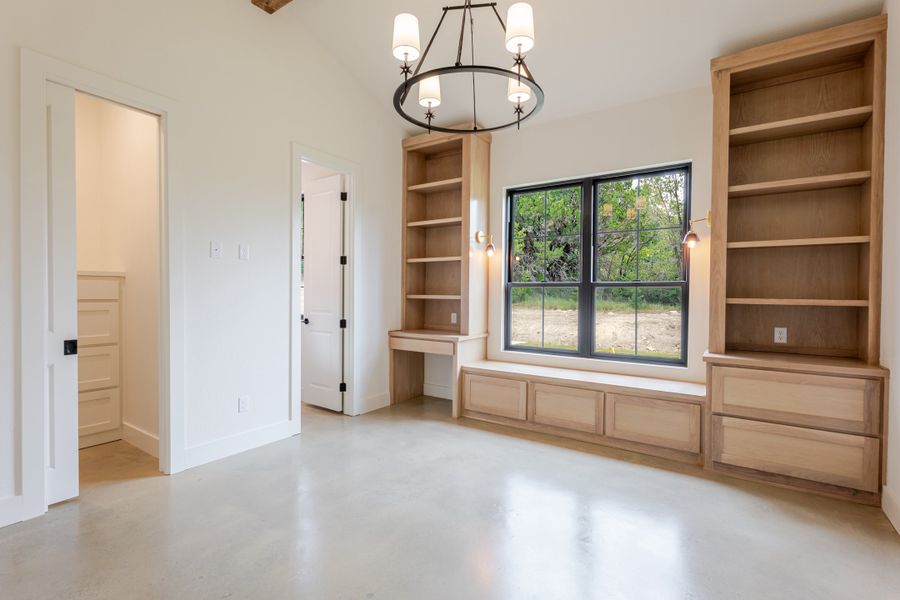 Image 43 of a home in Eagles Bluff.