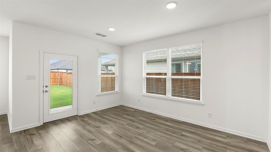 10. 1033 Bearing - Dining 10. 1033 Bearing - Dining