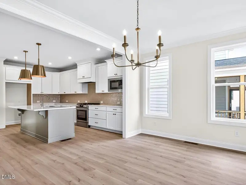 014-1280x960-dining-room