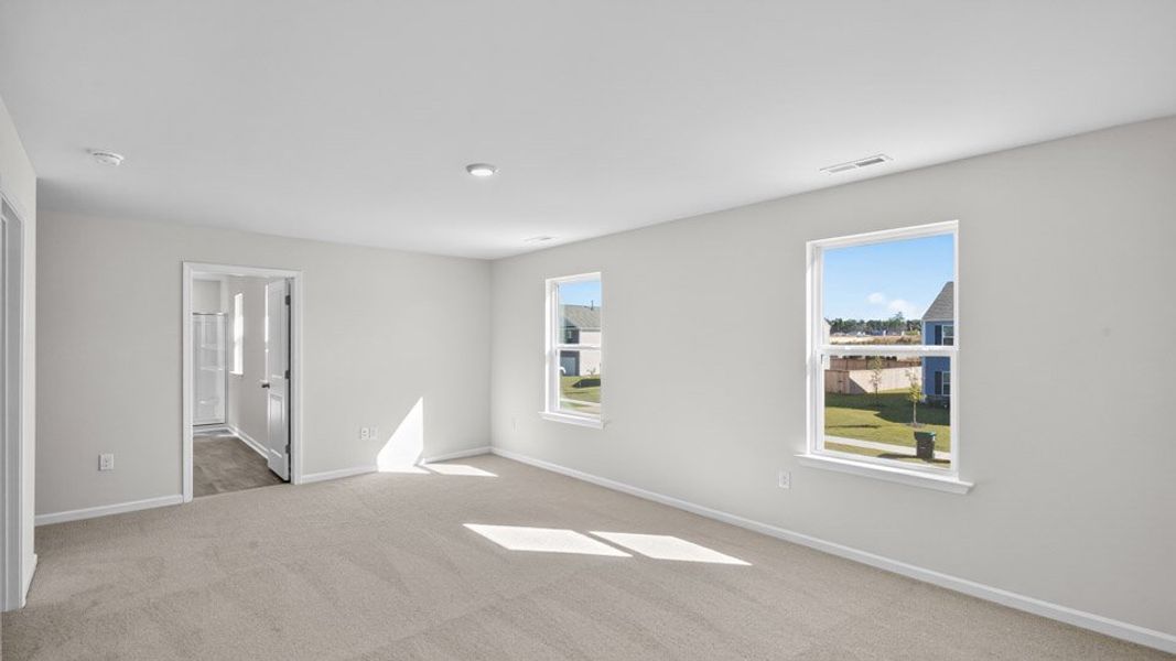 Spacious, unfurnished interior of a new home in Olive Branch, Clayton (Image 13).