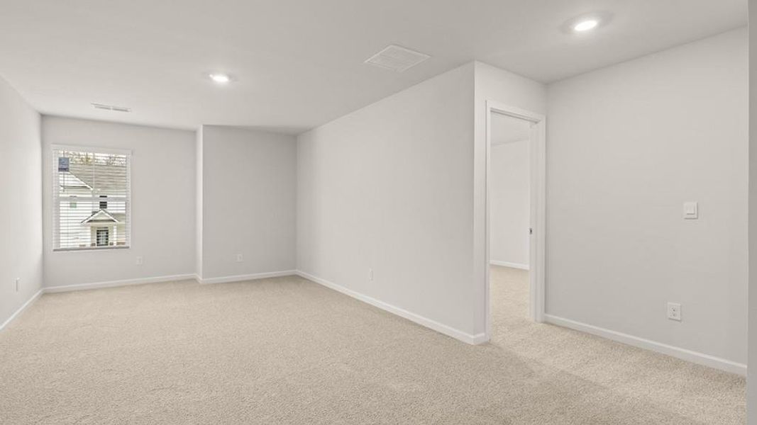 Spacious, unfurnished interior of a new home in Thompson Ridge, Dallas (Image 38). Spacious, unfurnished interior of a new home in Thompson Ridge, Dallas (Image 38).