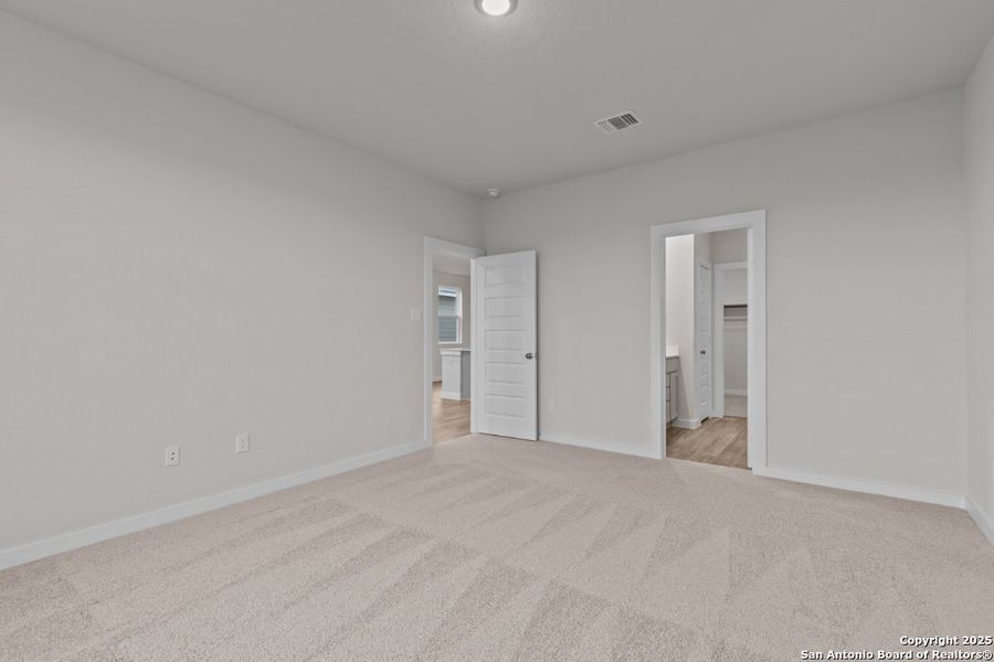 Spacious, unfurnished interior of a new home in Summerlin, San Antonio (Image 14). Spacious, unfurnished interior of a new home in Summerlin, San Antonio (Image 14).