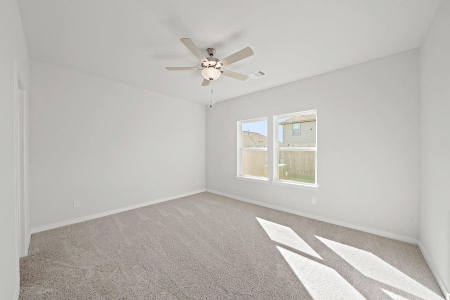 Spacious, unfurnished interior of a new home in Riverwood Ranch, Angleton (Image 13).