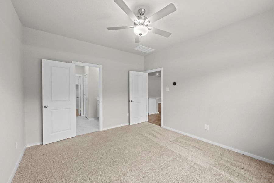 Spacious, unfurnished interior of a new home in Laurel Landing, Alvin (Image 20). Spacious, unfurnished interior of a new home in Laurel Landing, Alvin (Image 20).