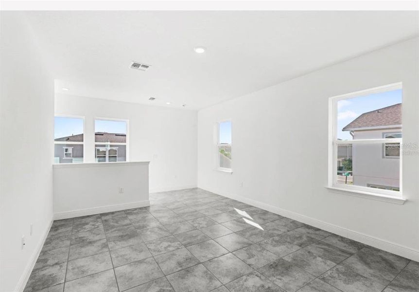 Spacious, unfurnished interior of a new home in , Orlando (Image 36).