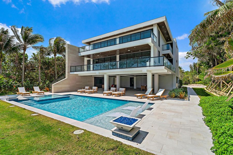 Exterior details and patio area of a home in , Jupiter Island (Image 34).