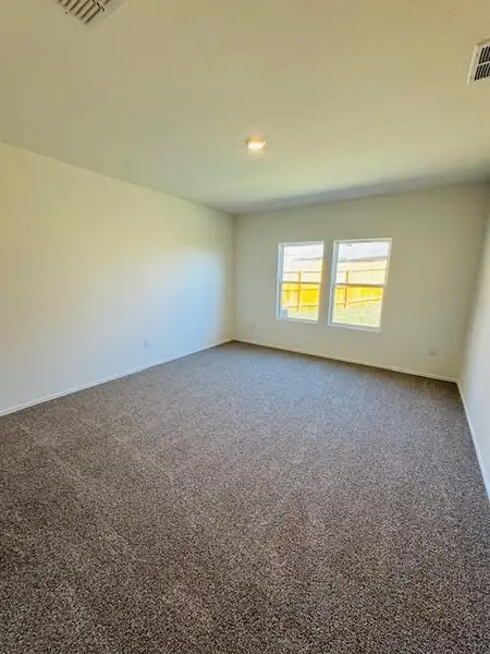 Spacious, unfurnished interior of a new home in Durango, Mustang Ridge (Image 7).