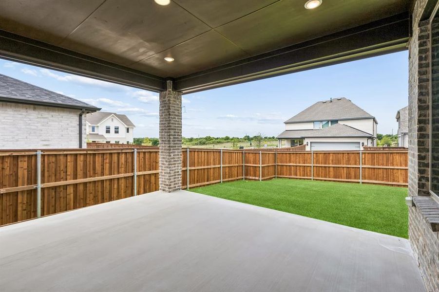 Exterior details and patio area of a home in Karis, Crowley (Image 4).