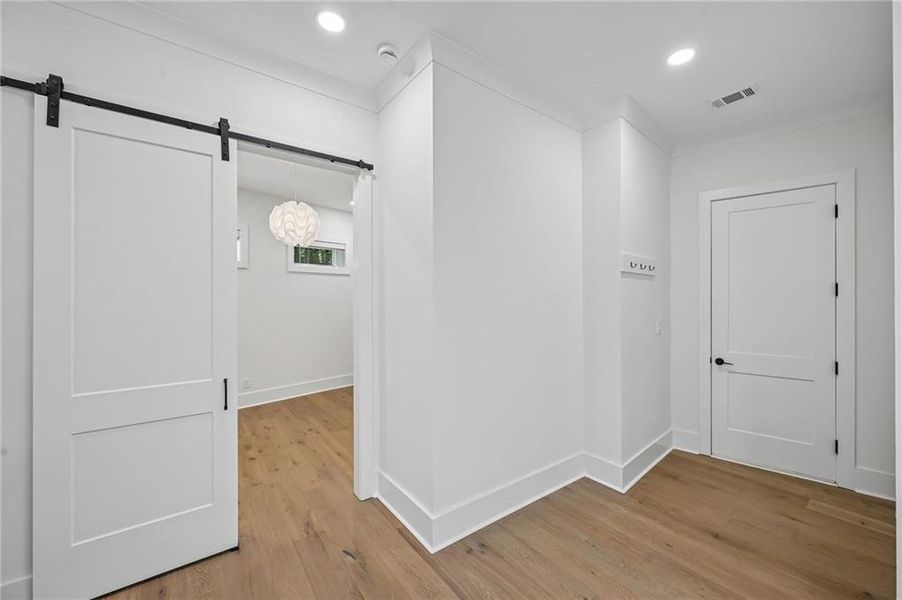 Spacious, unfurnished interior of a new home in , Alpharetta (Image 56). Spacious, unfurnished interior of a new home in , Alpharetta (Image 56).