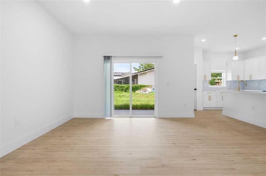 Spacious, unfurnished interior of a new home in , Orlando (Image 20).