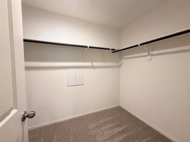 Spacious, unfurnished interior of a new home in Tamarron, Fulshear (Image 9).