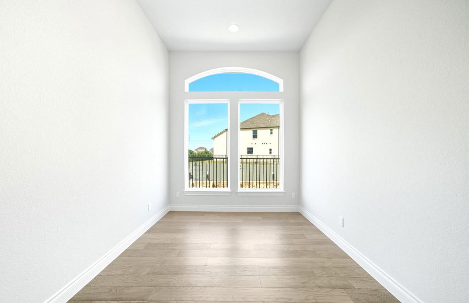 Spacious, unfurnished interior of a new home in Bridgeland 60′, Cypress (Image 17).