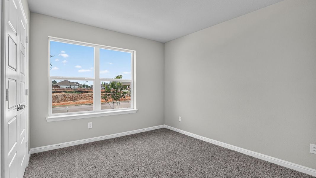 Spacious, unfurnished interior of a new home in Sandstone Estates, Granbury (Image 21).